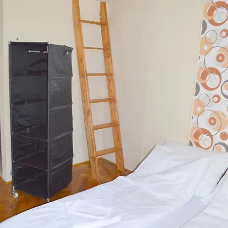 Πανσιόν Synagogue Central 3*